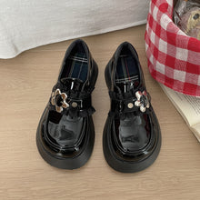 Load image into Gallery viewer, White Retro British Style Thick Soled High Rise Small Leather Shoes