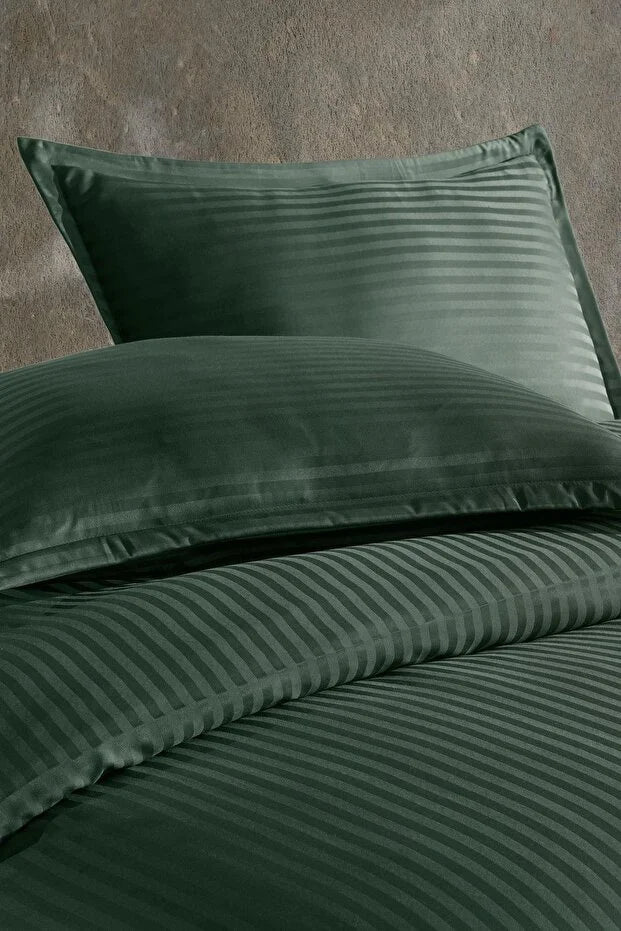 Double Satin Striped Duvet Cover Set – Fitted Sheet, Shiny and Soft Fabric